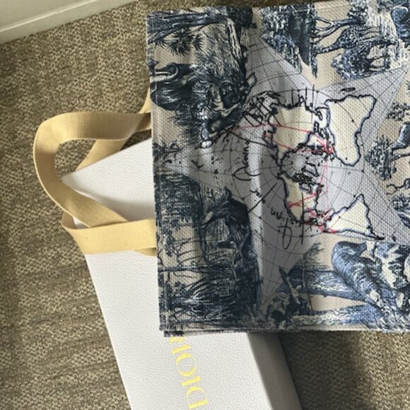 Christian DIOR VIP Exclusive Around the World Tote Bag (NEW) - Picture 8 of 15